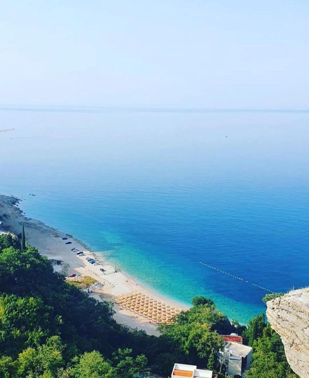 Apartments Villa Simonovic Petrovac na moru Exterior foto
