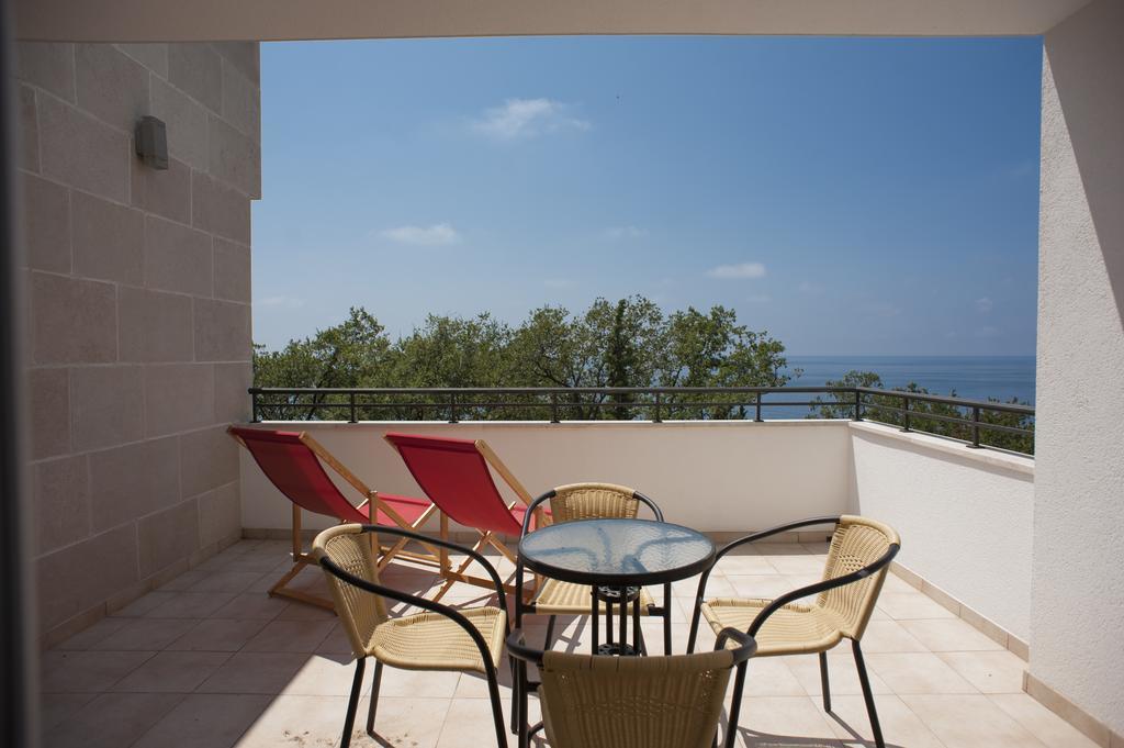 Apartments Villa Simonovic Petrovac na moru Exterior foto