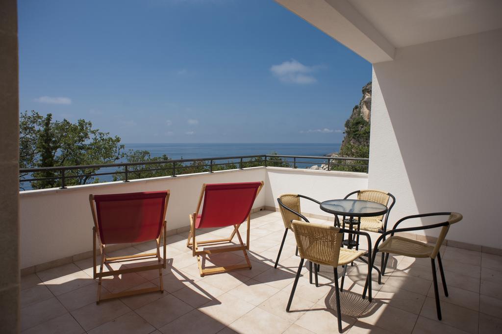 Apartments Villa Simonovic Petrovac na moru Exterior foto