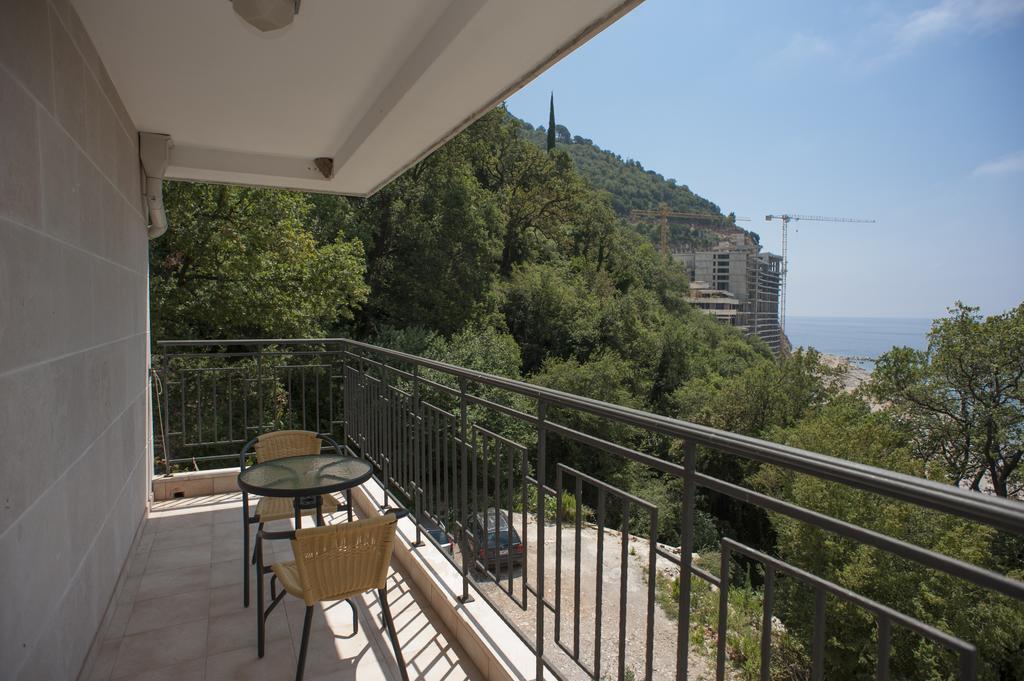 Apartments Villa Simonovic Petrovac na moru Exterior foto