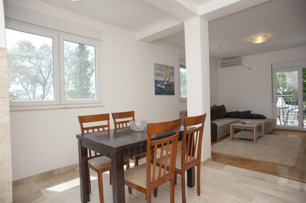 Apartments Villa Simonovic Petrovac na moru Exterior foto