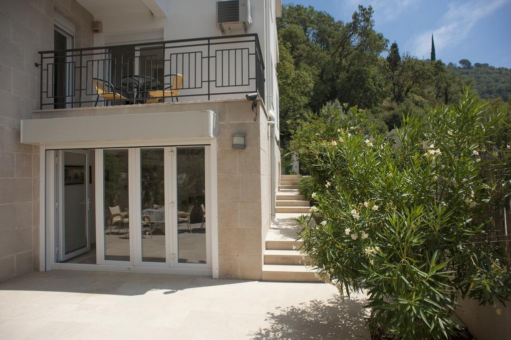 Apartments Villa Simonovic Petrovac na moru Exterior foto