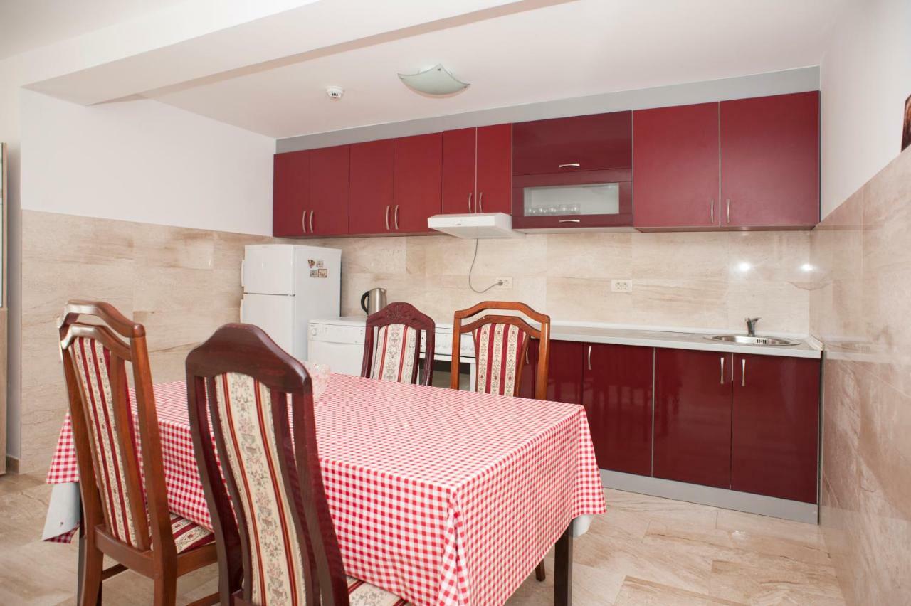 Apartments Villa Simonovic Petrovac na moru Exterior foto