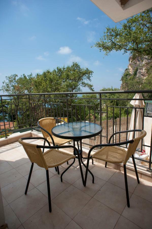 Apartments Villa Simonovic Petrovac na moru Exterior foto