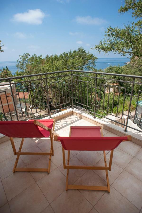 Apartments Villa Simonovic Petrovac na moru Exterior foto
